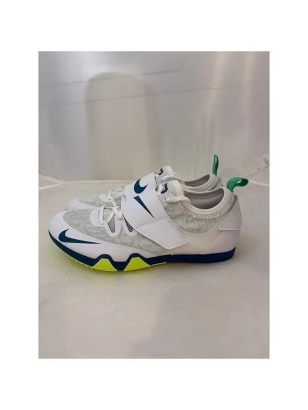 Nike read description